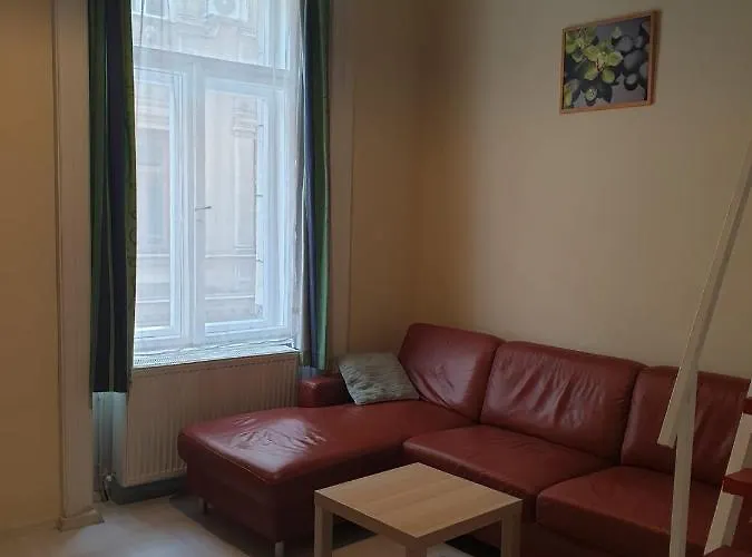 Melisa Budapest